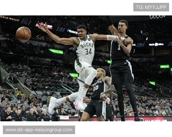 字母哥竞技状态分析单场轰下48分制霸内线